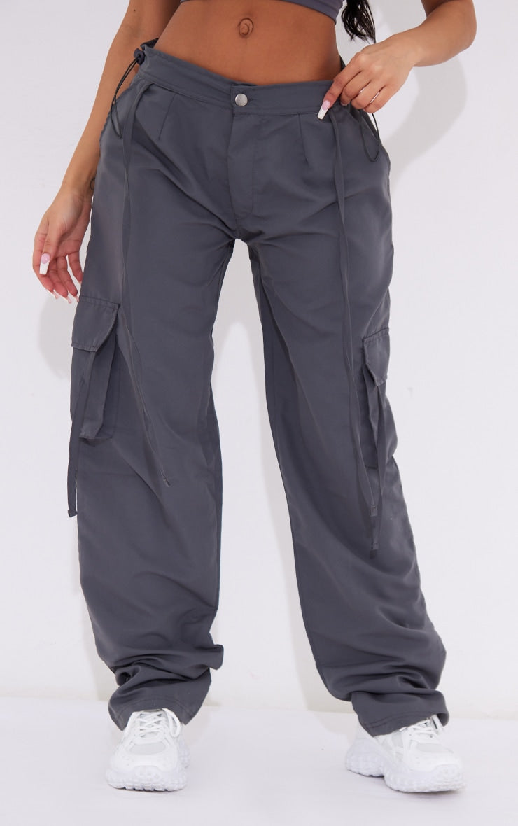 Pantalon cargo léger en nylon à taille basse